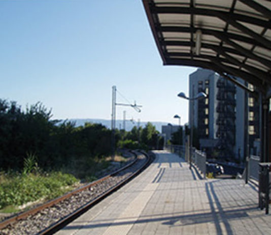 Un treno per Ponte Le Cave
